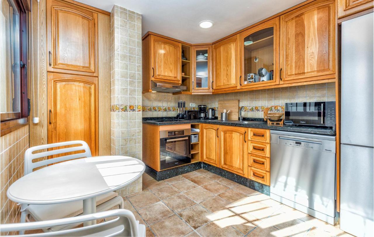 Gorgeous Home In Marbella With Kitchen Екстериор снимка